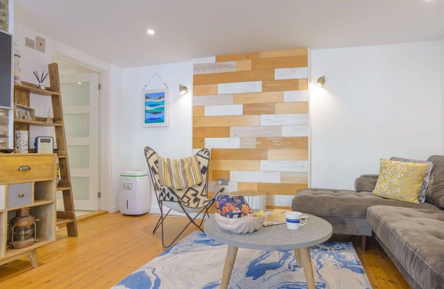 Hermoso apartamento para 4 personas con WIFI, TV, patio, mascotas permitida y aparcamiento