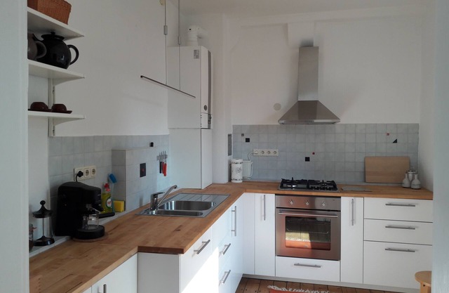 Bonito apartamento con jardín, muy cerca del centro de la ciudad.