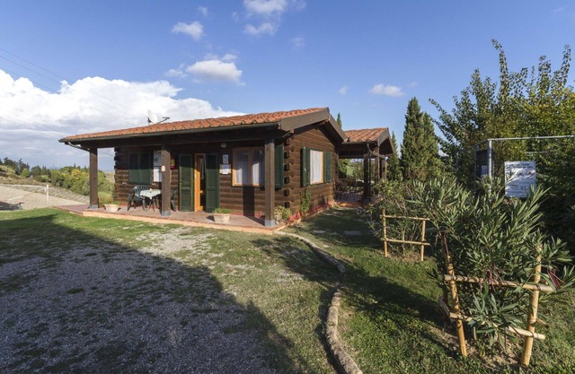 Apartamento con WIFI, piscina, A/C, TV, terraza, vista panorámica, cerca de San Gimignano