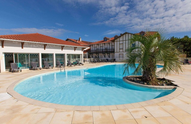Apartamento con piscina, internet, TV, terraza, mascotas permitida, vista panorámica, aparcamiento