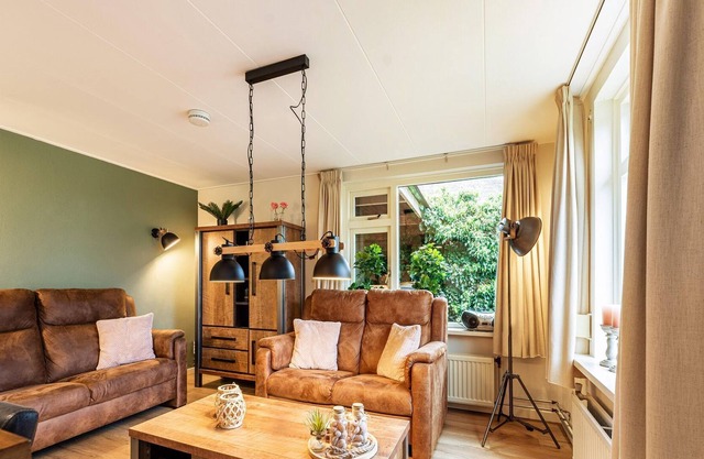 Preciosa casa en Emst con casa jardín y wellness