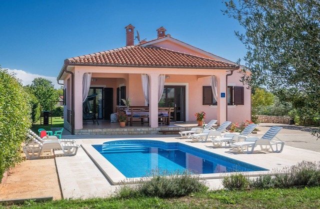 Bonita casa en Barban con WiFi