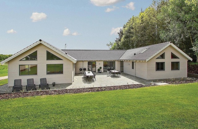 Acogedora casa en Glesborg con WiFi