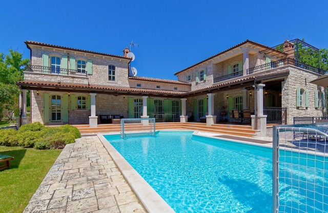 Bonita casa en Porec con sauna