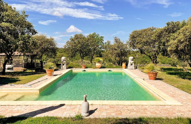 Bonita casa en Venasque con cocina