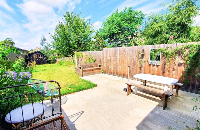 Nice nest with garden in the city center