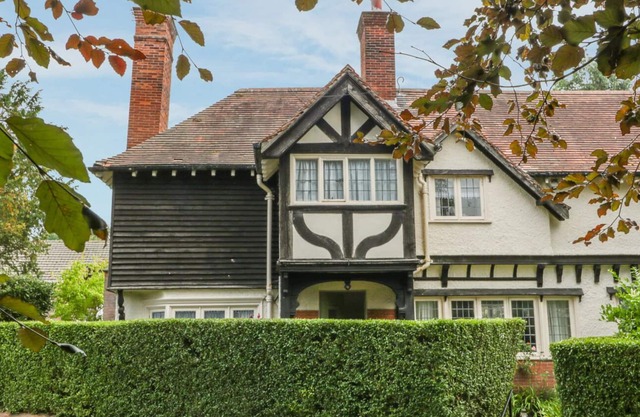 No. 1 The Roseries, THORNTON HOUGH