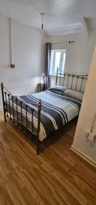 No Frills & Nothing Fancy 1 Bed Studio City Centre