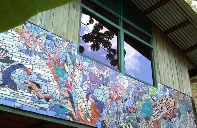 ¡Nuevo listado! Cabaña cubierta de mosaico en las montañas del sur de Costa Rica