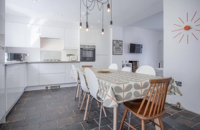 Norgans Terrace - 3 Bed Holiday Home - Pembroke