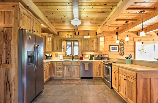 Norris Lake Area Home w/ Spacious Deck + View!