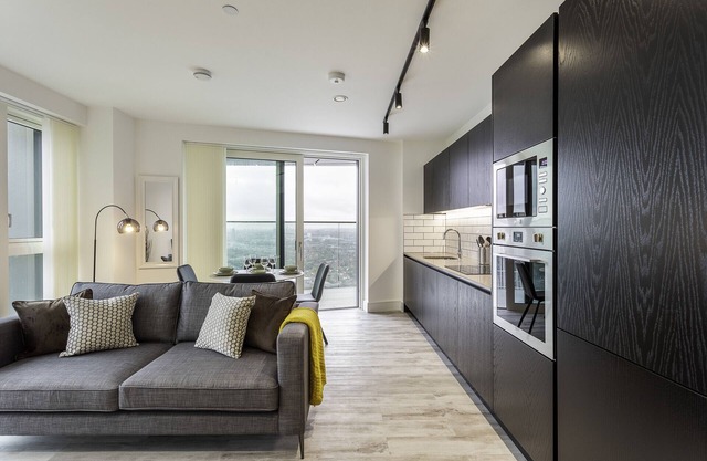 North Acton II - 2Bed + 2Bath + Balcony