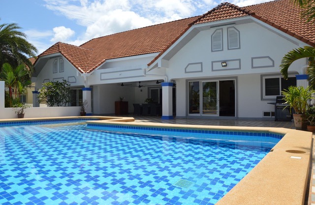 Al norte de la isla, a 8 minutos de Thanyapura, hermosa villa con piscina