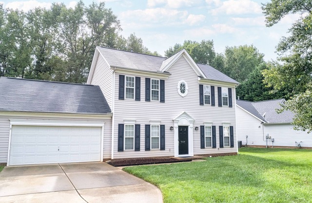 Spacious Cozy 3br Home Near Shops w Yard