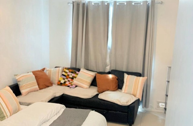 J&J Stays Abbeywood 4-Bedroom Serviced accommodation Contractors and Families