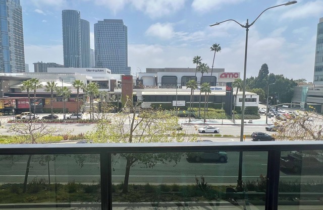 Oasis 3 BR Steps Away from Century City Mall w/ Parking & W/D
