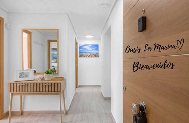 ¡Oasis La Marina: Tu oasis de paz junto al mar!
