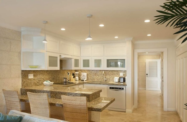 OCANFRONT 3 BDR CONDO - NEW BUILD 2020 - ACCESS TO CRANE RESORT AMENITIES