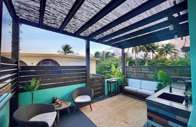 Ocean Front Apt #1 with WiFi, Air Conditioning, Smart TV - Steps from the Beach