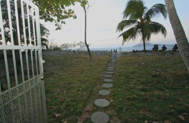 OCEAN FRONT BEACH HOME Duerme 4-SURF VISTA Y MONOS EN LOS ÁRBOLES