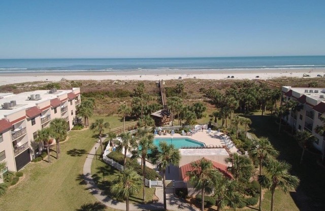 Ocean Ge Club C36 1 Bedroom Condo by RedAwning