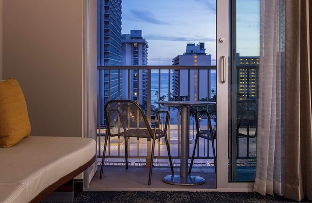 Ocean Glimpses & City Lights – Relax in Waikiki Comfort | Hilton Garden Inn