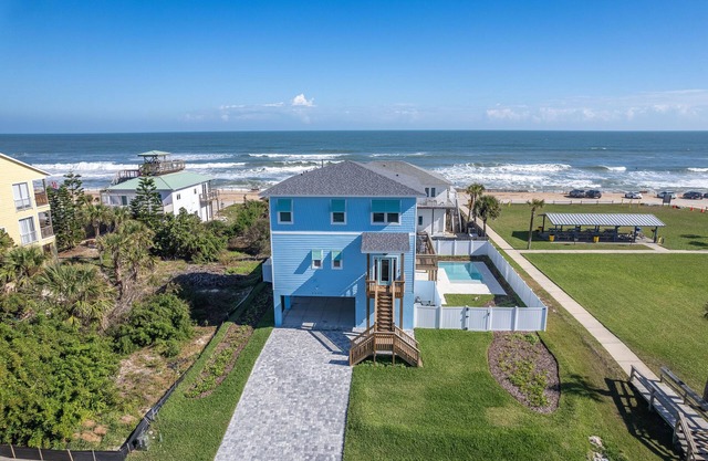Ocean & River View Pool Home / Close to Amenities / 6635T