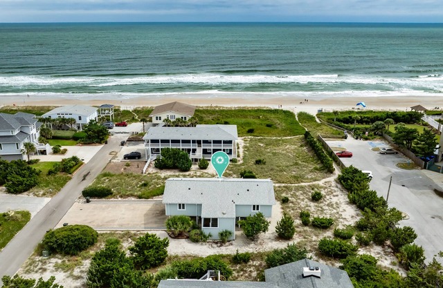 Duplex con vista al mar a solo pasos de la playa!