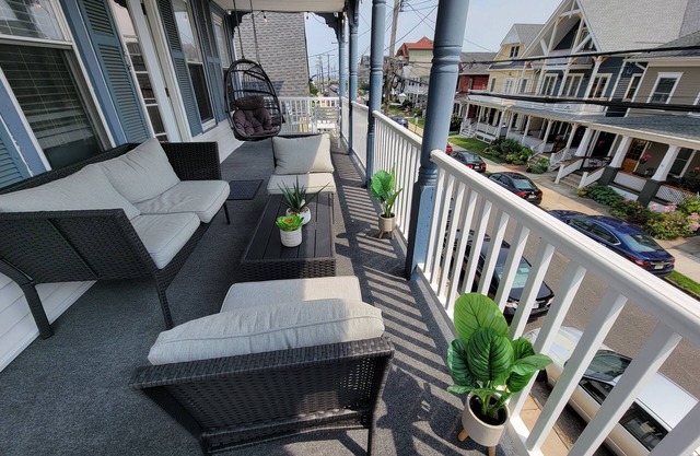 ¡Todo nuevo! A 3 minutos de la playa, apartamento exclusivo con balcón grande y vista al mar