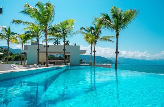 Condominio de lujo frente al mar de 3 dormitorios con excelentes vistas