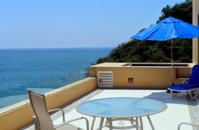 Elegante apartamento frente al mar. Tarifa especial de verano!