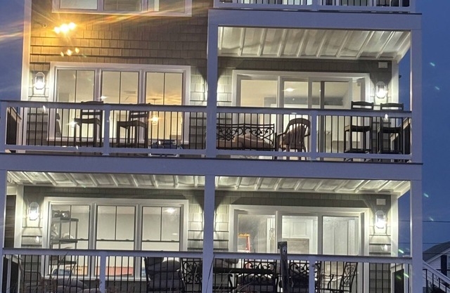 Oceanfront Charm: Cozy 2-BR Condo w/ Large Deck & AC on Salisbury Beach