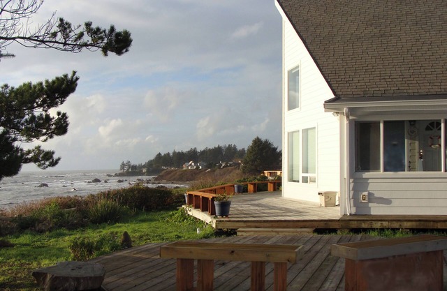 Cabaña frente al mar con bañera de hidromasaje privada: ¡disfrute del océano desde la terraza o la sala de estar!