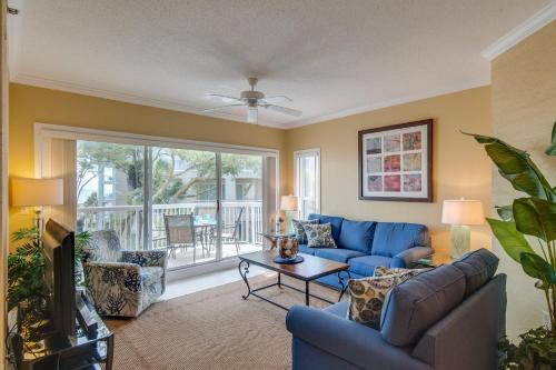 Oceanfront Family Villa with Complex Pool, Bikes