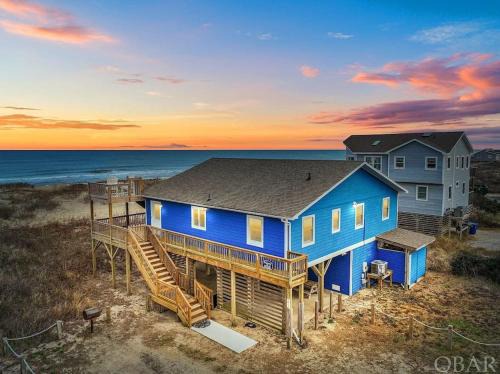 Oceanfront Views Private Beach Access and Hot Tub