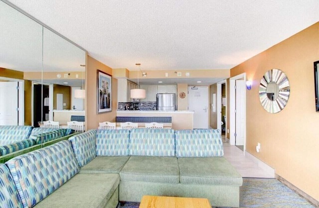 OCEANFRONT!! Virginia Beach Boardwalk, 1-Bedroom, sleeps 6, beach, dolphins, fun