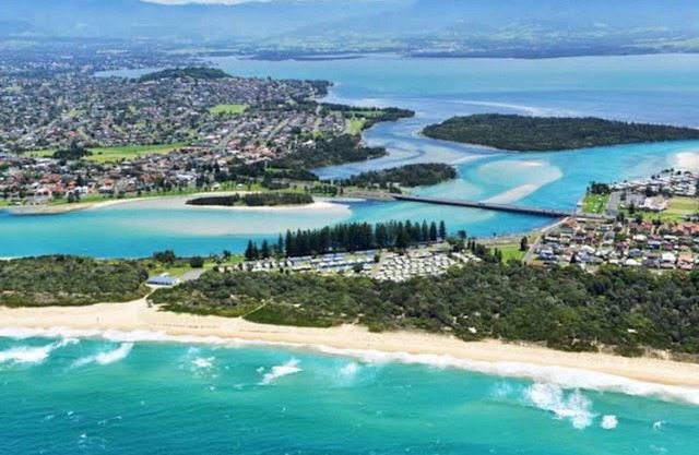 Oceans Escapes @ Windang Beach