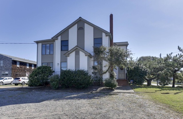 North End Oceanside-4BR / 3BA North End Duplex pocos pasos de la playa!