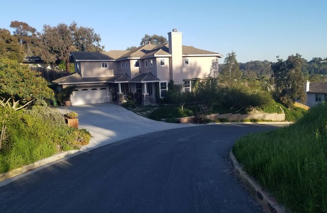Oceanside pasa por alto. 4 Hab / 3 Ba Hilltop. A pie o en bicicleta al lado C 'Bad O O'!