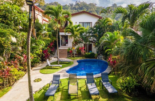 Ola Bonita BeachFront Apart Hotel