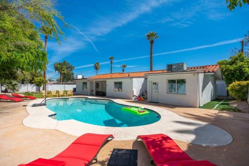 Old Hollywood Vacation - casita+pool+putt putt