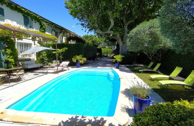 Antigua casa de campo en la Provenza con piscina