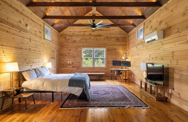 Old Masters Mill in Loafers Glory