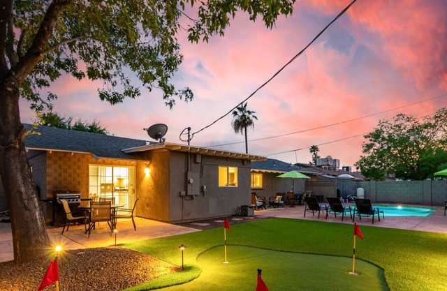 Old Town Escape|FREE Heated Pool & Spa|Sleeps 12