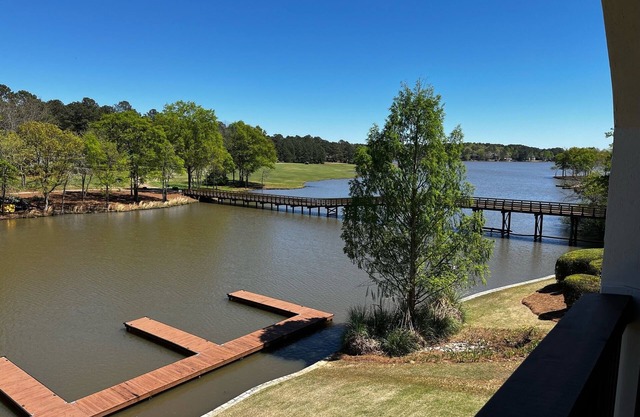 Lake Oconee 4 habitaciones y 5 baños Villa dentro de Cuscowilla en el lago!