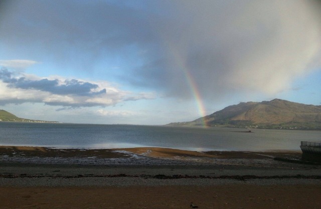 En la playa. Junto al Hotel Balmoral. Impresionantes vistas de la bahía de Carlingford