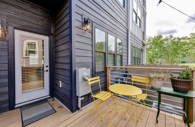 On the Move in Plaza Midwood!