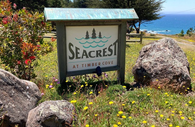 "Seacrest at Timber Cove" - en el acantilado oceánico