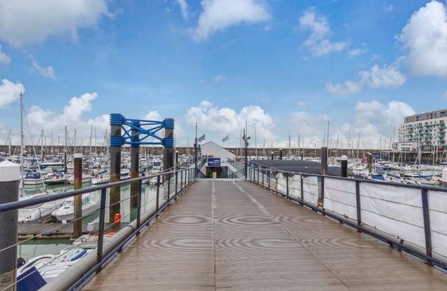 On the Water 2 -waterside Studio With Terrace Overlooking the Harbour