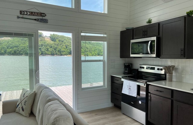 On-Water 10 #39 - Lake Cumberland Marina